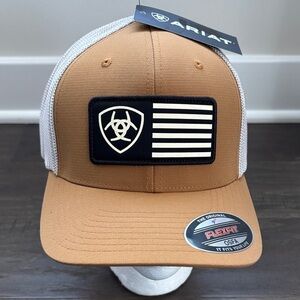 Ariat Flexfit Rubber Ariat patch & flag logo canvas/mesh button top vented panel